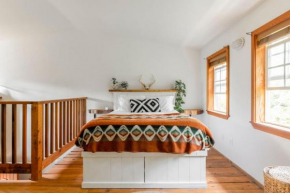 Fern Gully, Coastal Bohemian Loft at Beach